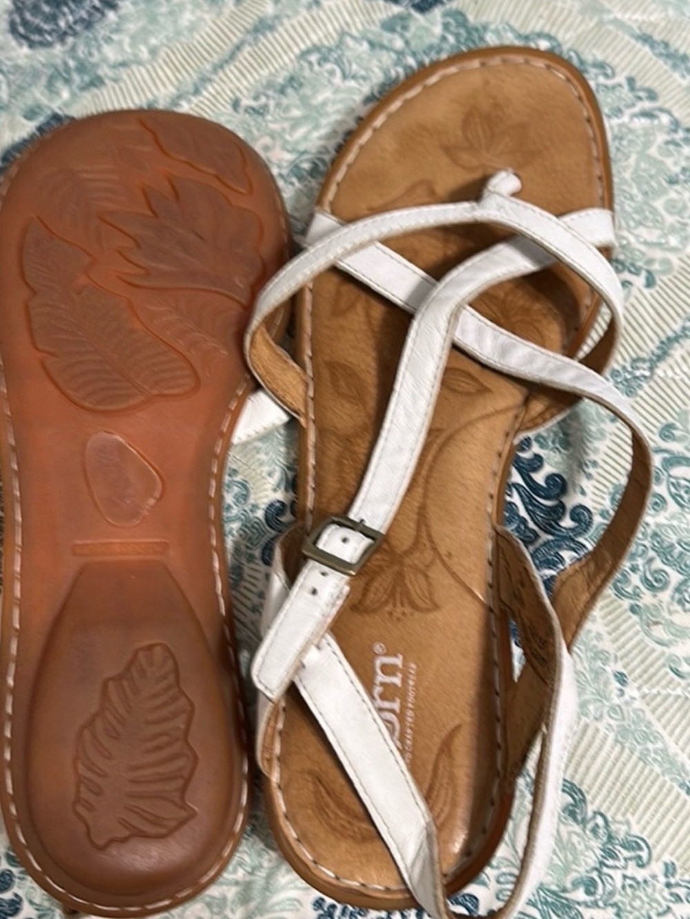 Born Mai Sandals Size 11M White Strappy Slingback Comfort Flat Casual Beach